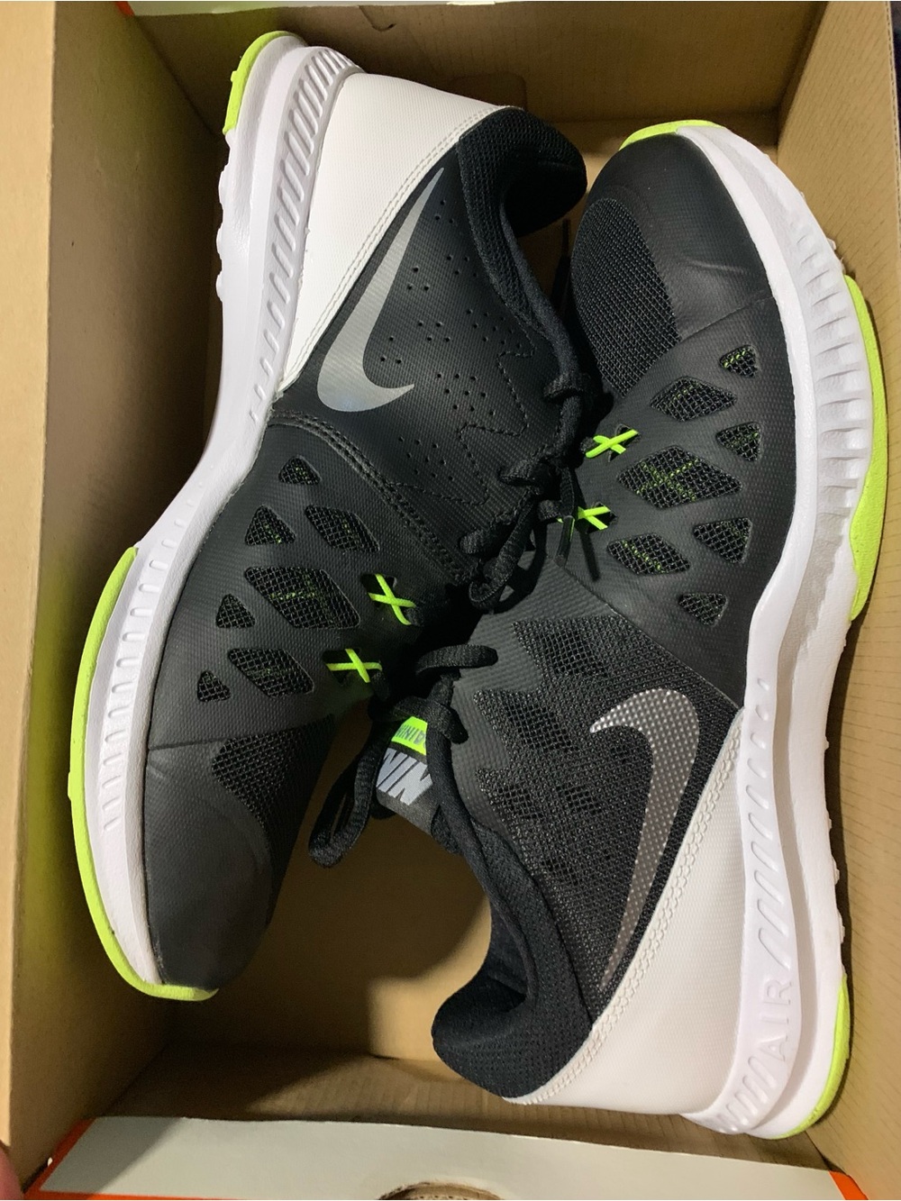 New Black Nike Mens Size 8 US Sneakers